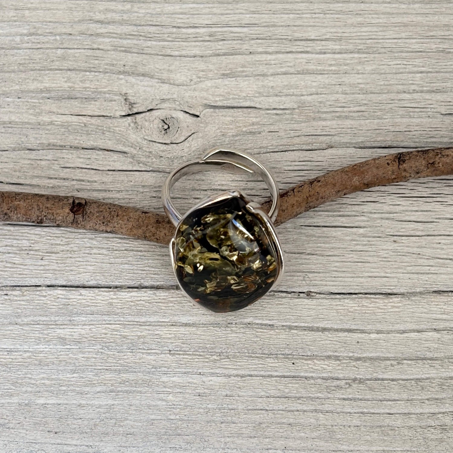 adjustable green amber ring top