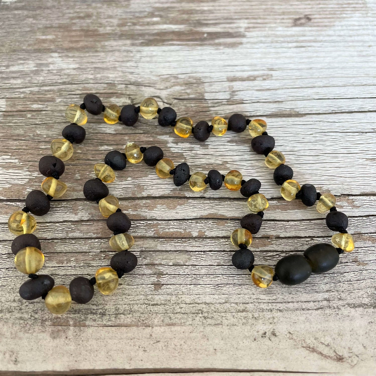 mixed coloured beaded necklace with screw clasp