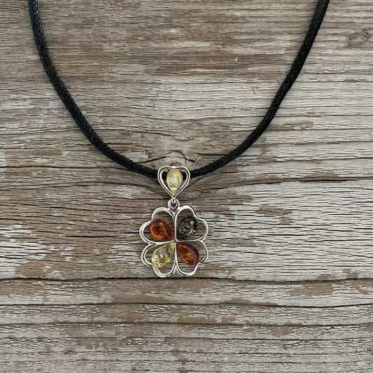 flower shaped amber pendant