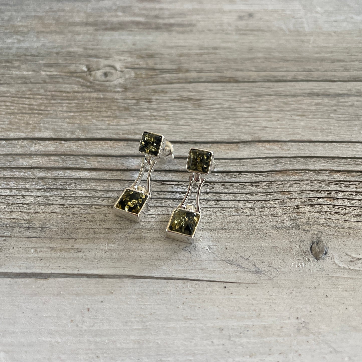 square polished green amber dangling earrings