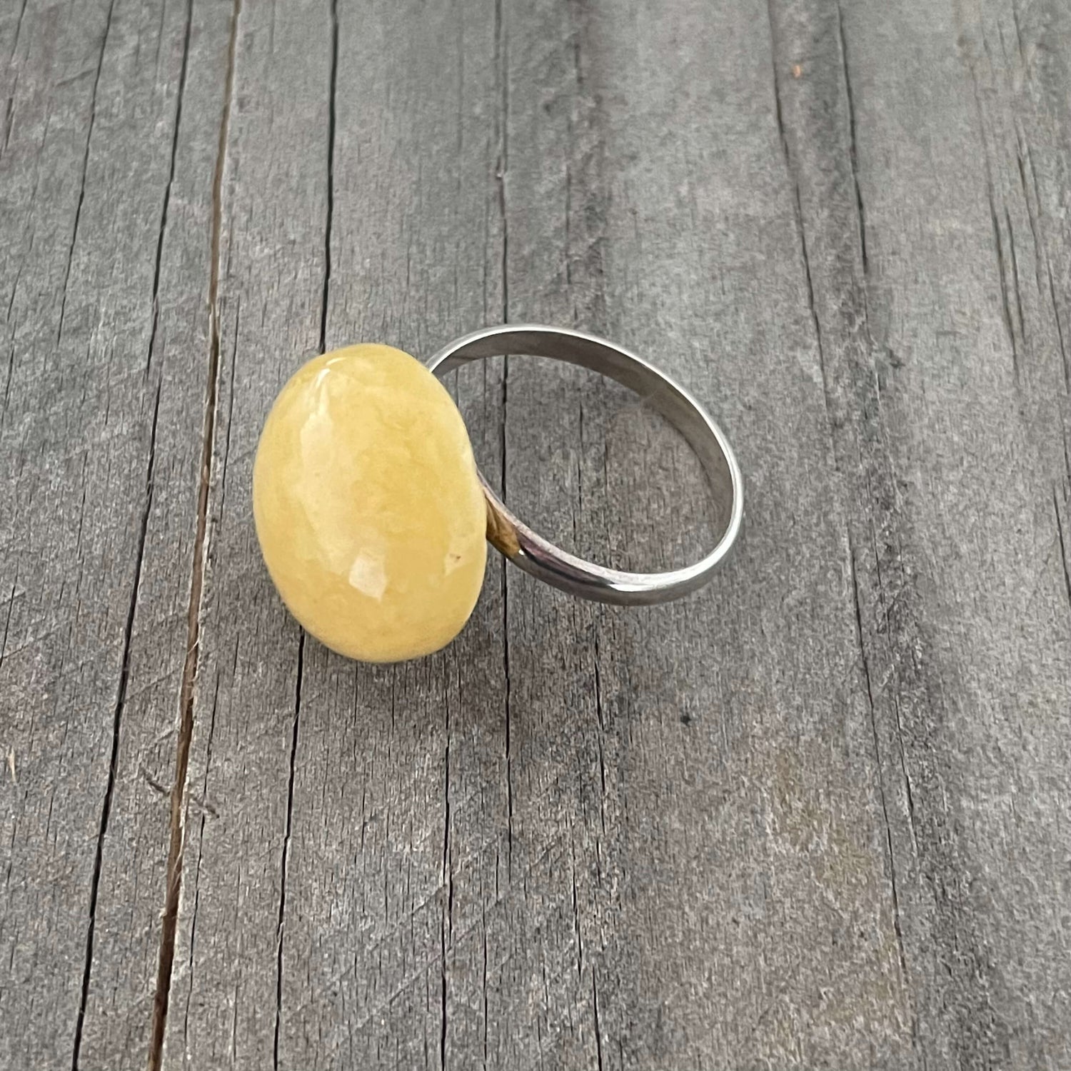 round lemon amber ring