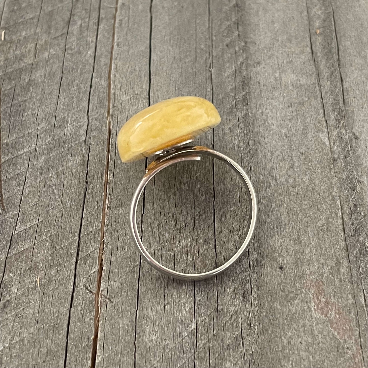 round lemon amber ring
